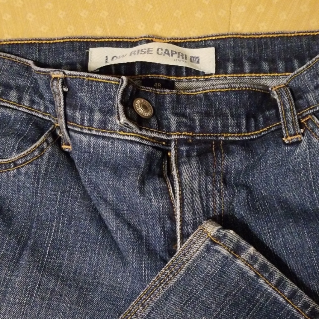 Gap Capris